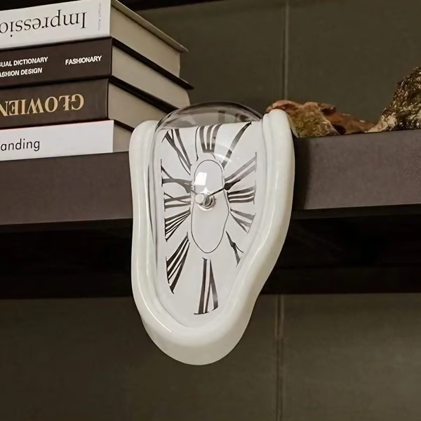 (🔥CELEBRATING 50,000 CUSTOMERS WHILE SUPPLIES LAST NOW - 62% OFF) Melting Time Warp Clock🐰