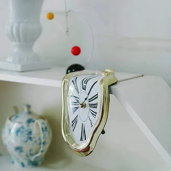 (🔥CELEBRATING 50,000 CUSTOMERS WHILE SUPPLIES LAST NOW - 62% OFF) Melting Time Warp Clock🐰