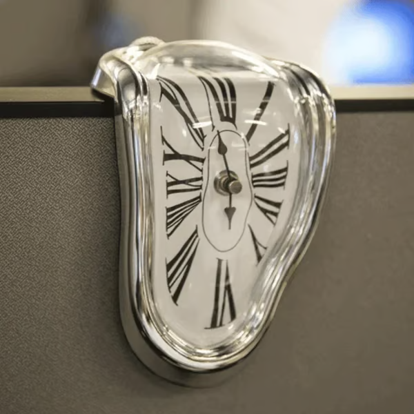 (🔥CELEBRATING 50,000 CUSTOMERS WHILE SUPPLIES LAST NOW - 62% OFF) Melting Time Warp Clock🐰