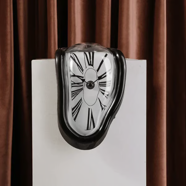 (🔥CELEBRATING 50,000 CUSTOMERS WHILE SUPPLIES LAST NOW - 62% OFF) Melting Time Warp Clock🐰