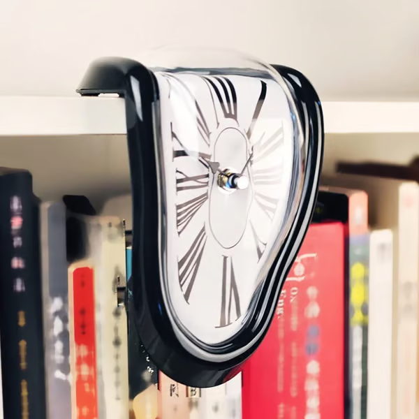 (🔥CELEBRATING 50,000 CUSTOMERS WHILE SUPPLIES LAST NOW - 62% OFF) Melting Time Warp Clock🐰