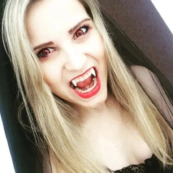 (🎃FORSALG HALLOWEEN - 49% AVSLAG)Automatiske uttrekkbare vampyrtenner😈Komfortable og realistiske